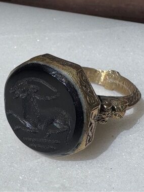 Vintage Carved Animal Black Signet Ring